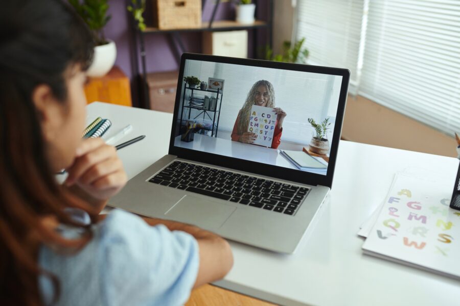 Distance Learning Explained: Benefits, Challenges, And How Online Education Works Distance Learning Explained Benefits, Challenges, and How Online Education Works